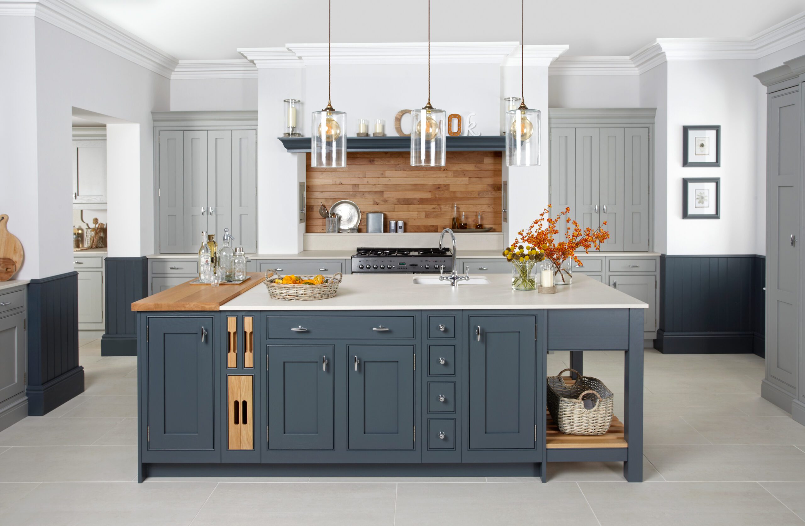 Langton inframe kitchen painted in Gravel and Seal Grey (2)